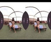 PORNBCN VR La joven Jade Presley se masturba al aire libre en la terraza y se corre a chorros por el suelo en realidad virtual 4K 3D | COMPLETO AQU&Iacute;-&gt; from squirt 3 times on floor anal dildo and tease bouncy big natural tits