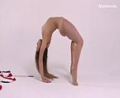 Teenie Kira Zukerman gets naked and spreads legs on camera from perfect nude as