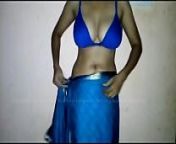 Indian aunty saree d showing side boobs from real life aunty saree side viewamith xxx
