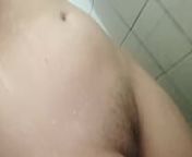 A novinha me mandou v&iacute;deo tomando banho toda peladinha mostrando os peitos from dar koyal video