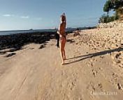 Depois de pegar sol na praia nua, aceitei o convite do boy e ele meteu gostoso!! from mxit naked junior sunbathing