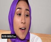 Horny Perv Peeps On Beauty Babe In Hijab Vanessa Vox from mumuslim arab hijab teen beautiful blowjob and 2 cum load drin