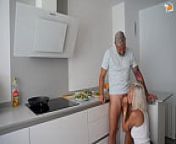Amateur sex in the kitchen ended with creampie from sosur ar bouma r chod