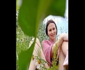 Naked horny MILF in a chamomile field masturbates, pisses and wards off a wasp / Angela-MILF from 毛里求斯数据shuju555 c0mtg数据 sjp