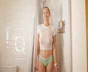 Stella Cardo shows Dry vs Wet Tops from bbw vs skinny lesbian