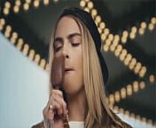 Hot Cara Delevingne Sucking a Huge Cock (Ice Cream) from cara model