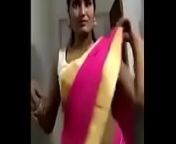 Grl Remove saree from housewife remove her saree blouse bra saya pany allaja