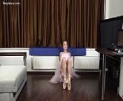 Agata Berezka super flexible spreads from young russian nude