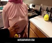 MuslimFantasy- Hijab wearing lady Lily Starfire eager to taste big cock. Donnie tries explaining to Lily, what &ldquo;No Nut November&rdquo; is. She is curious about how it works. Donnie starts stimulating her tight pussy to orgasm from como estimular los senos de una mujer