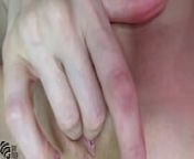 Wet pussy is getting orgasm close up from perfect pussy close up milf selda