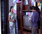 saree aunty seducing and flashing to TV repair boy .MOV from indian aunty saree lespian sexwhats