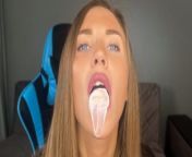 ASMR 10 minutes mouth sounds, amazinglicking and big gum bubbles from nigar khan lip kiss