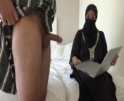 سيتزوج الشهر المقبل. لكن ليس لديه خبرة في الجنس، فقررت أن أعطيه دروساً في الجنس حتى يمارس الجنس from afghanistan kandahar sex villa