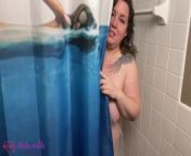 Stepmom showers, shaves legs, pees, gives you jerk off instructions from golie deti